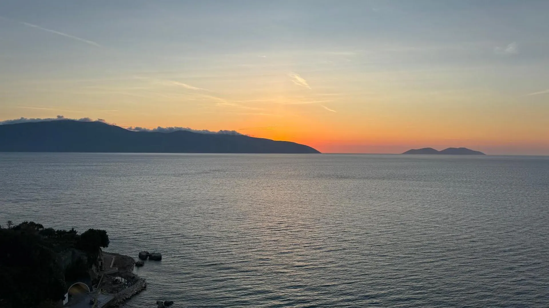 Sea Scape Apartment 3 Vlore