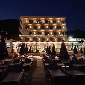 Aross Hotel